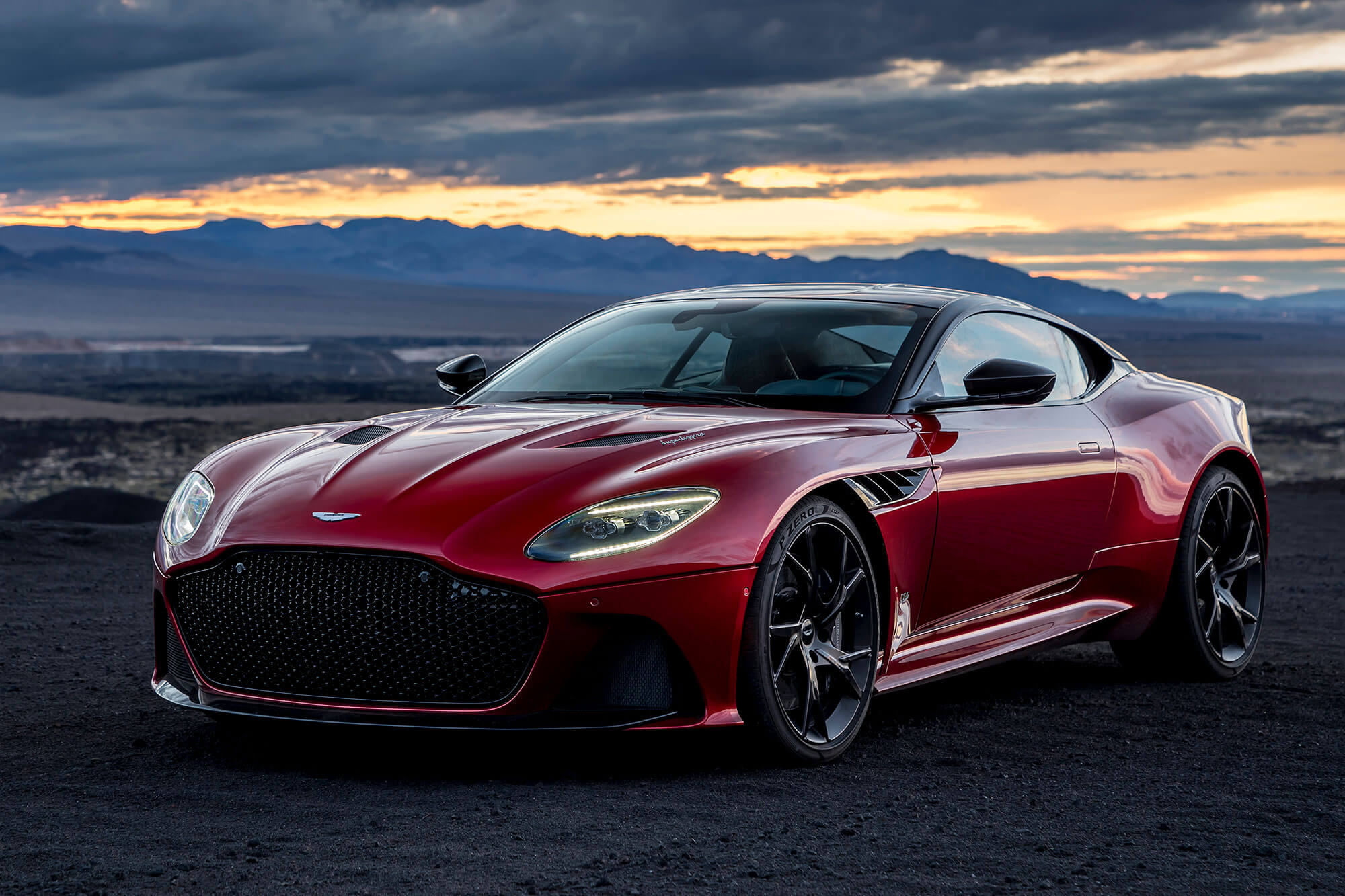 Dbs スーパーレッジェーラ クーペ ヴォランテ アストンマーティン仙台