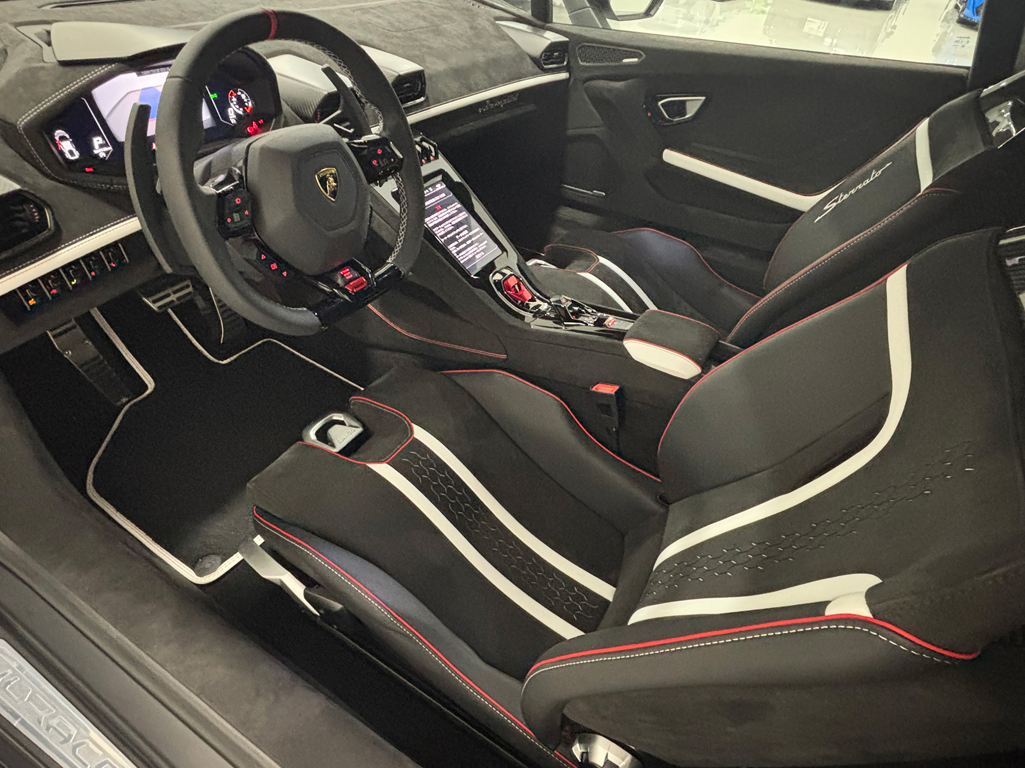 ランボルギーニ ウラカン 正規 中古車
