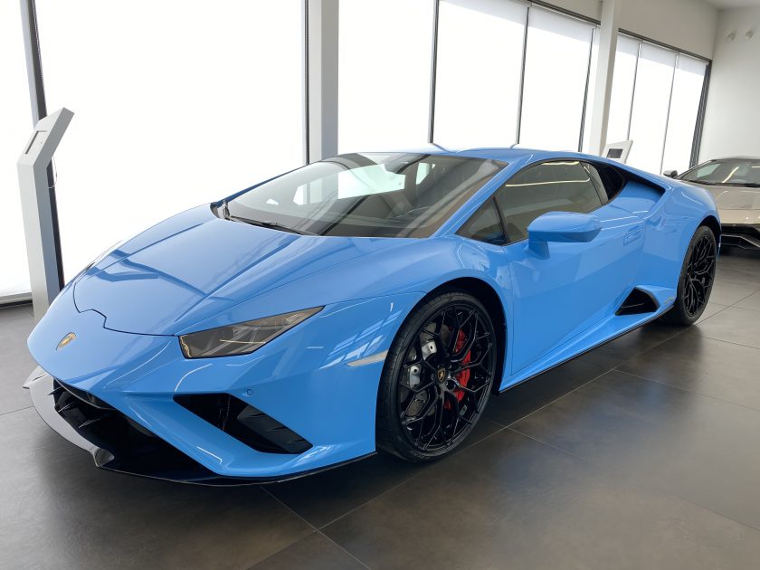 Huracán EVO RWD Blu Cepheus(Pearl)｜ランボルギーニ仙台