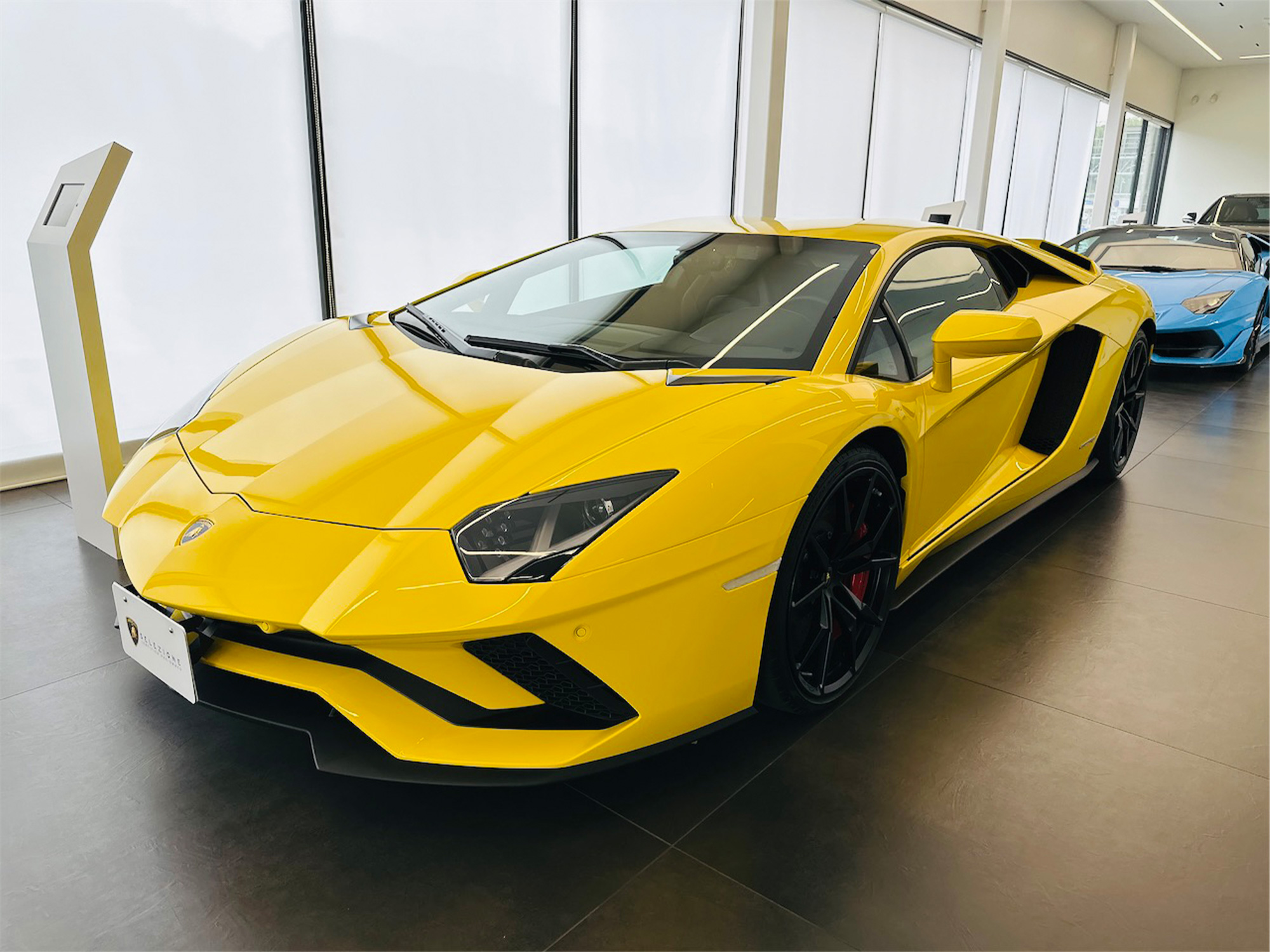 ダイキャストカー 1/18 ランボルギーニ アヴェンタドール LP700