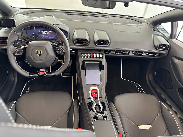 ランボルギーニ ウラカン EVO RWD スパイダー -   (24/32枚)