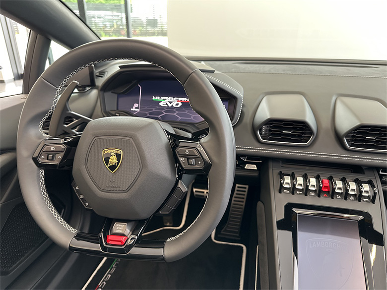 ランボルギーニ ウラカン EVO RWD スパイダー -   (25/32枚)