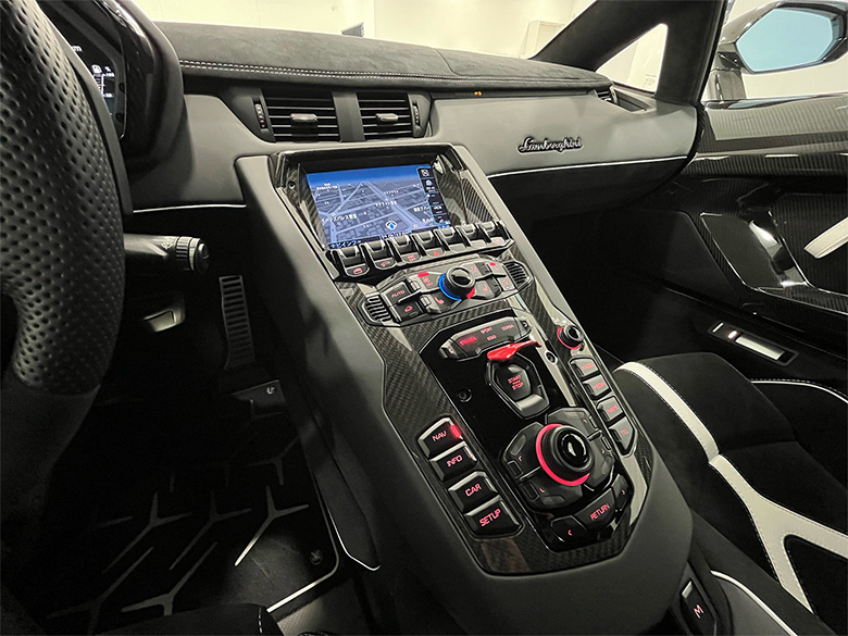 ランボルギーニ アヴェンタドール SVJ(23/32枚)