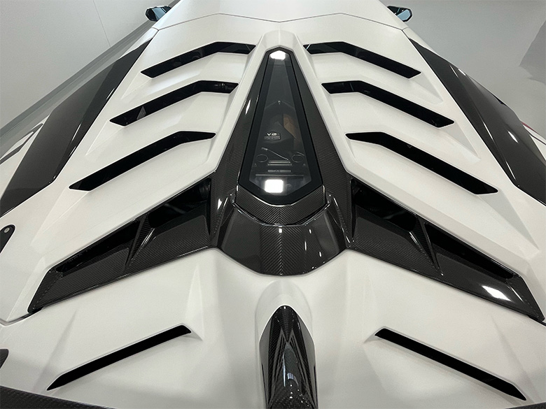 ランボルギーニ アヴェンタドール SVJ(28/32枚)
