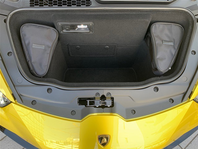 ランボルギーニ ウラカン EVO RWD クーペ - イエロー（Giallo Belenus） (18/20枚)