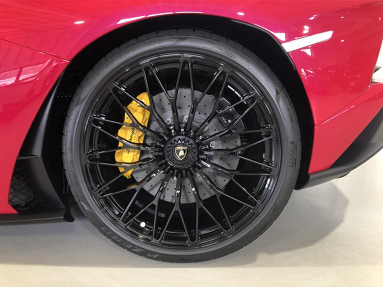 ランボルギーニ アヴェンタドール S ロードスター - レッドパール (11/17枚)