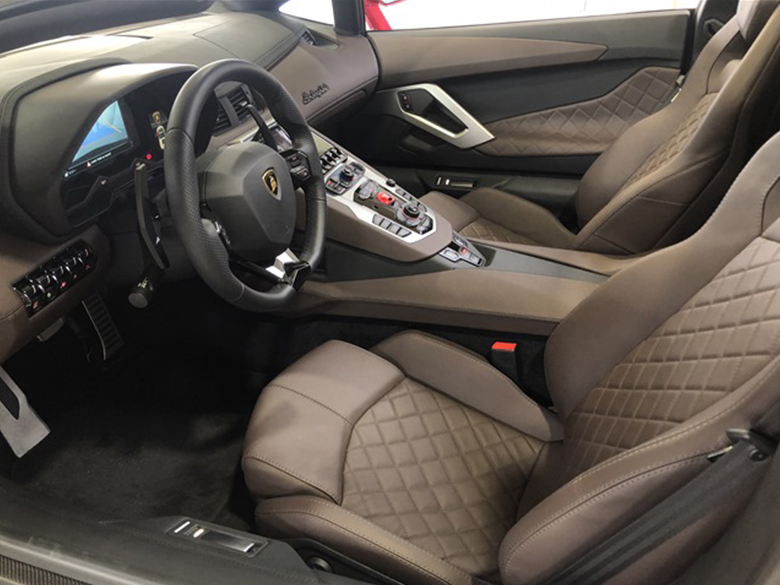 ランボルギーニ アヴェンタドール S ロードスター - レッドパール (12/17枚)