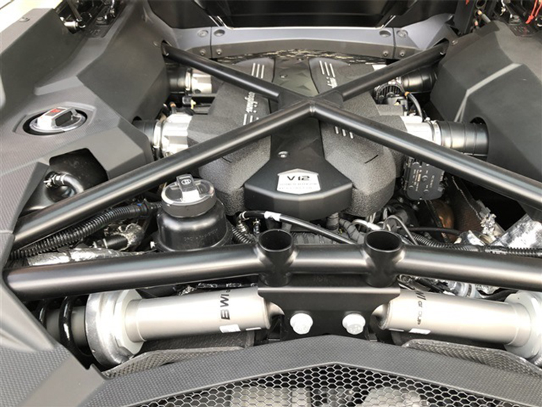 ランボルギーニ アヴェンタドール S ロードスター - ホワイトパール (9/20枚)