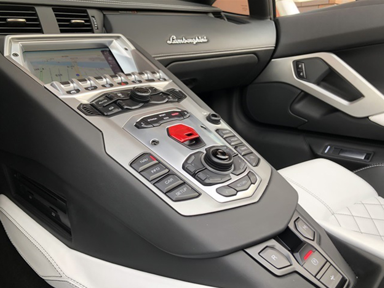 ランボルギーニ アヴェンタドール S ロードスター - ホワイトパール (17/20枚)