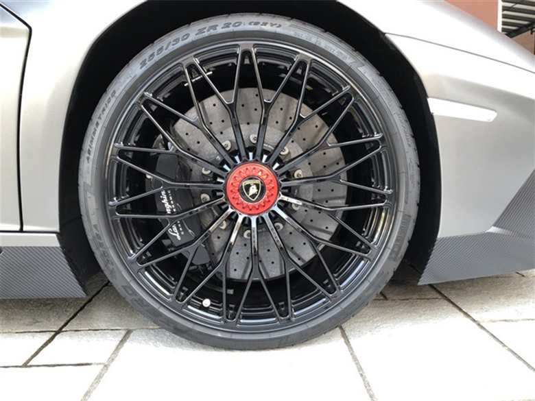 ランボルギーニ アヴェンタドール SV ロードスター グレー (18/19枚) 