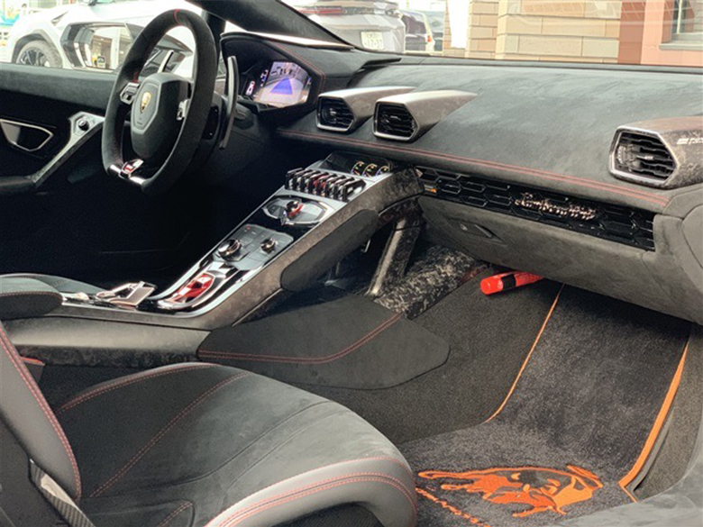 ランボルギーニ ウラカン ペルフォルマンテ - ホワイトメタリック (11/22枚)