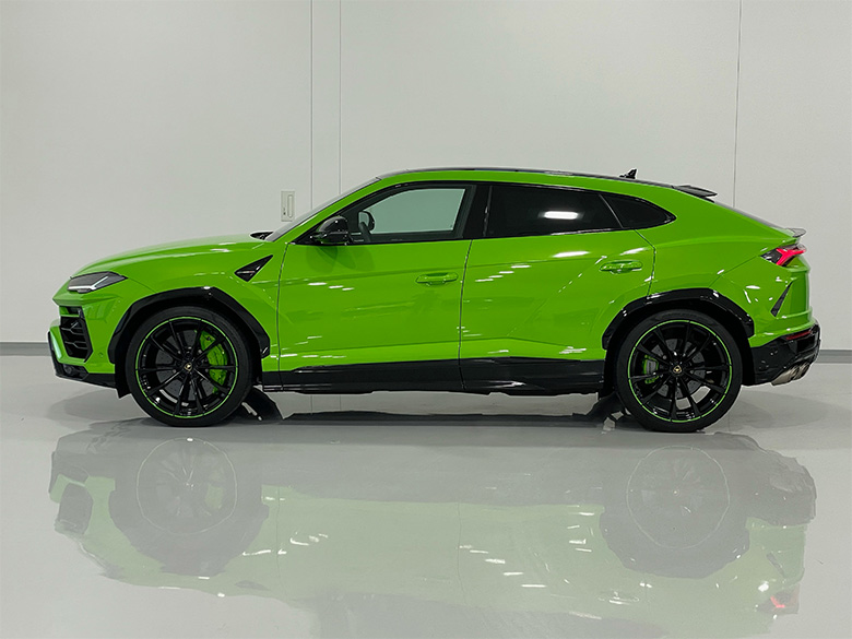 ランボルギーニ ウルス4.0 4WD(3/29枚)