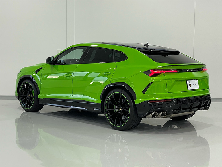 ランボルギーニ ウルス4.0 4WD(4/29枚)