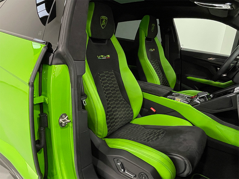 ランボルギーニ ウルス4.0 4WD(12/29枚)