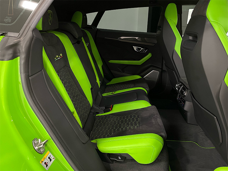 ランボルギーニ ウルス4.0 4WD(13/29枚)