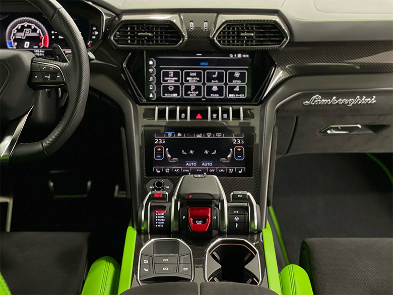 ランボルギーニ ウルス4.0 4WD(17/29枚)