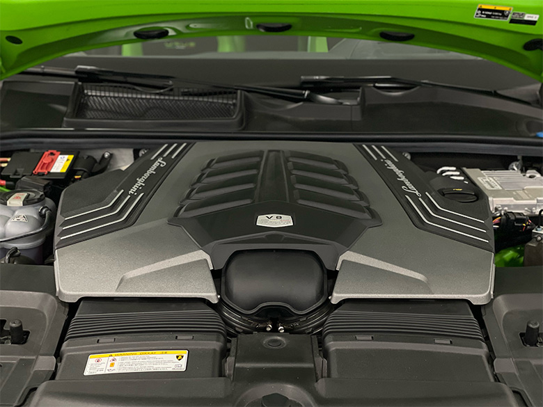 ランボルギーニ ウルス4.0 4WD(21/29枚)