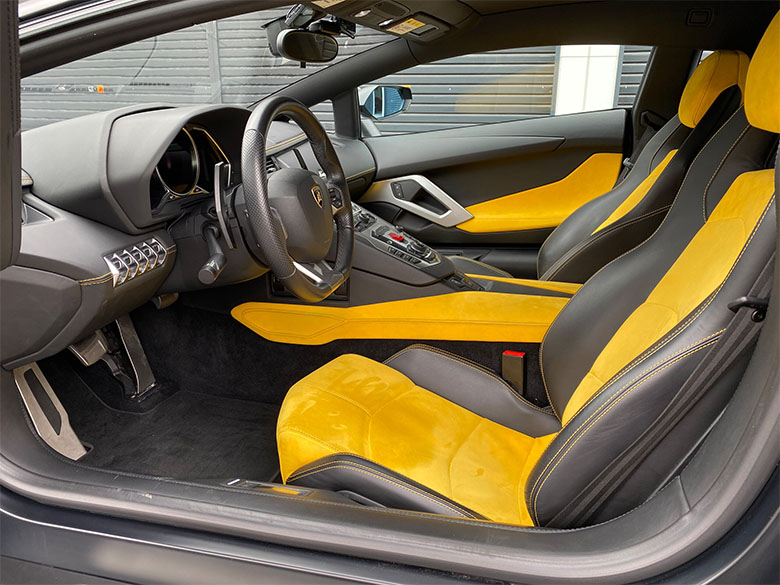 ランボルギーニ　(10/14枚) ランボルギーニ アヴェンタドール LP700-4 ブラック