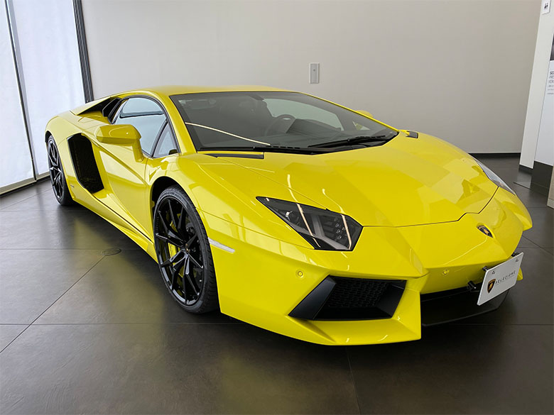 ランボルギーニ　(1/16枚) ランボルギーニ アヴェンタドール LP700-4 イエロー