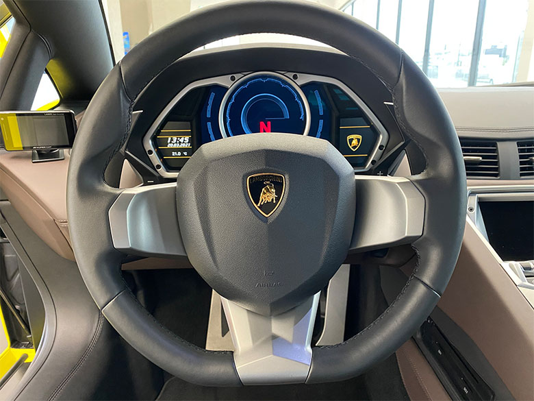 ランボルギーニ　(14/16枚) ランボルギーニ アヴェンタドール LP700-4 イエロー