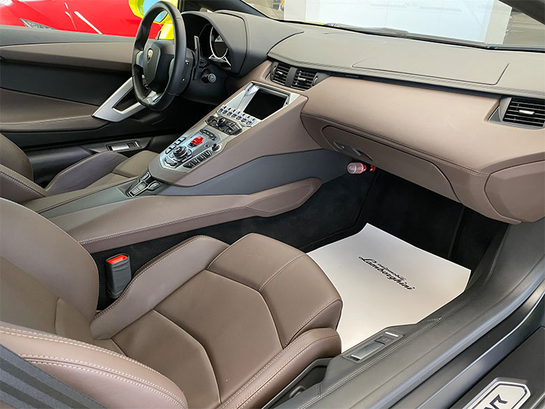 ランボルギーニ　(16/16枚) ランボルギーニ アヴェンタドール LP700-4 イエロー