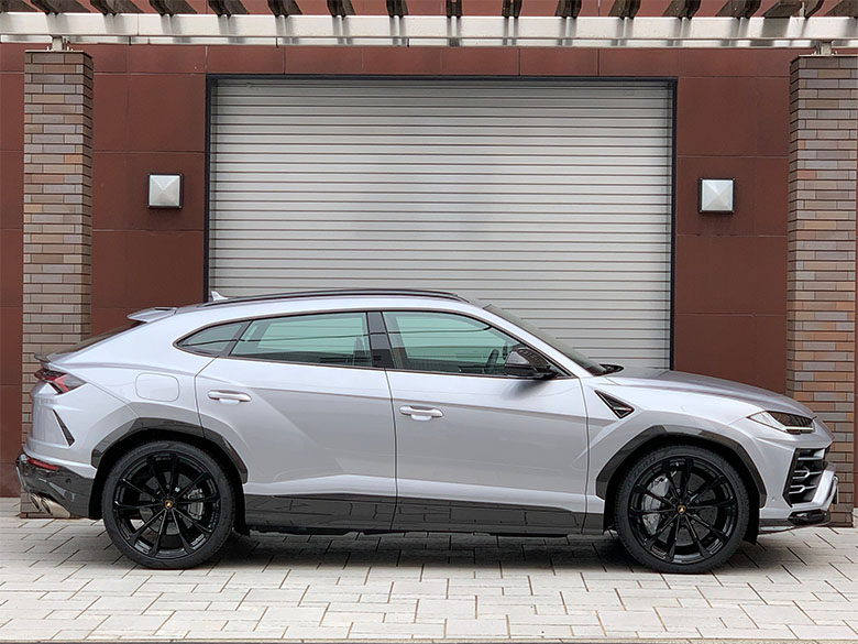 ランボルギーニ ウルス - シルバーメタリック (8/46枚)