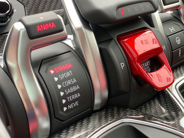 ランボルギーニ ウルス - シルバーメタリック (18/46枚)