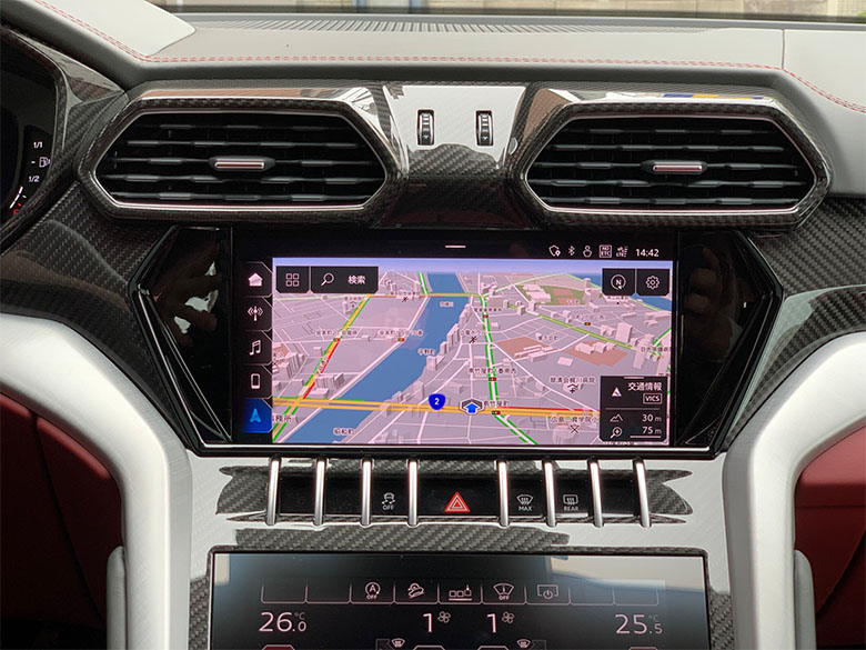 ランボルギーニ ウルス - シルバーメタリック (20/46枚)