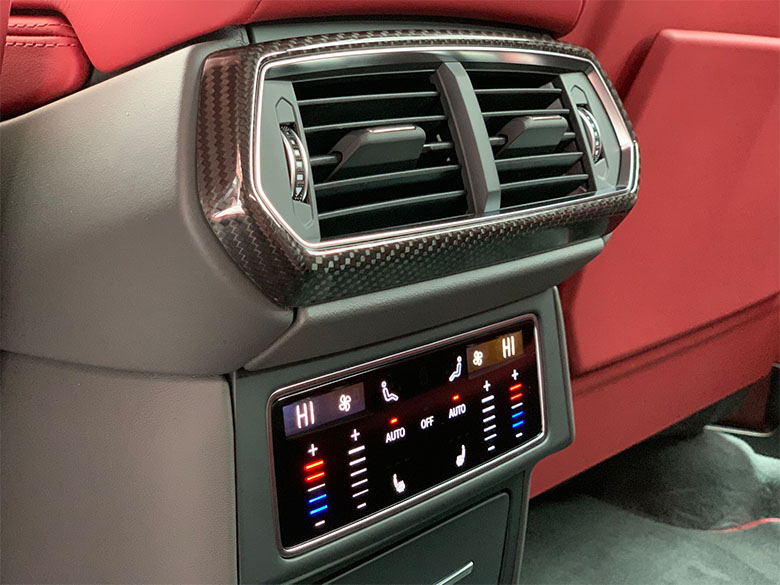 ランボルギーニ ウルス - シルバーメタリック (23/46枚)