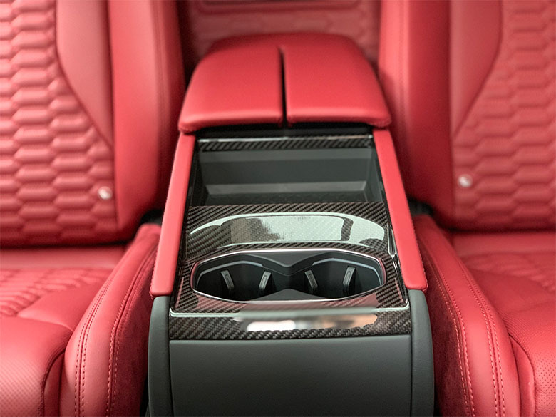 ランボルギーニ ウルス - シルバーメタリック (24/46枚)