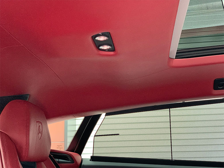 ランボルギーニ ウルス - シルバーメタリック (29/46枚)