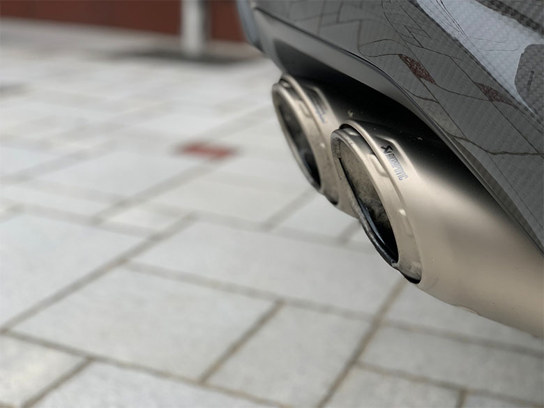 ランボルギーニ ウルス - シルバーメタリック (33/46枚)