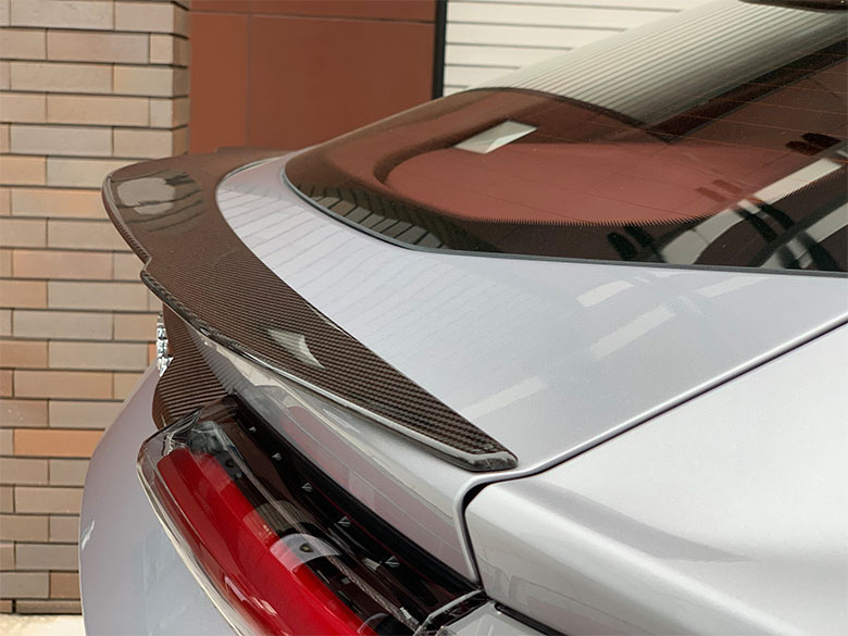 ランボルギーニ ウルス - シルバーメタリック (34/46枚)