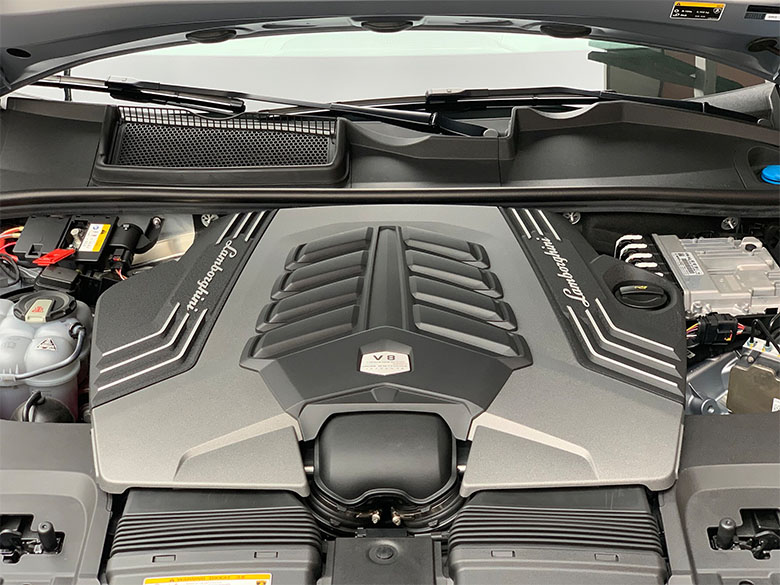 ランボルギーニ ウルス - シルバーメタリック (39/46枚)