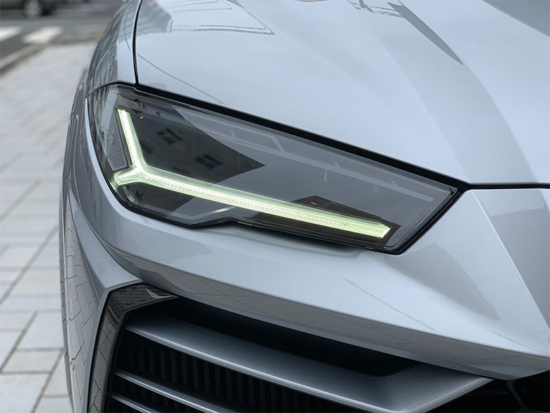 ランボルギーニ ウルス - シルバーメタリック (40/46枚)