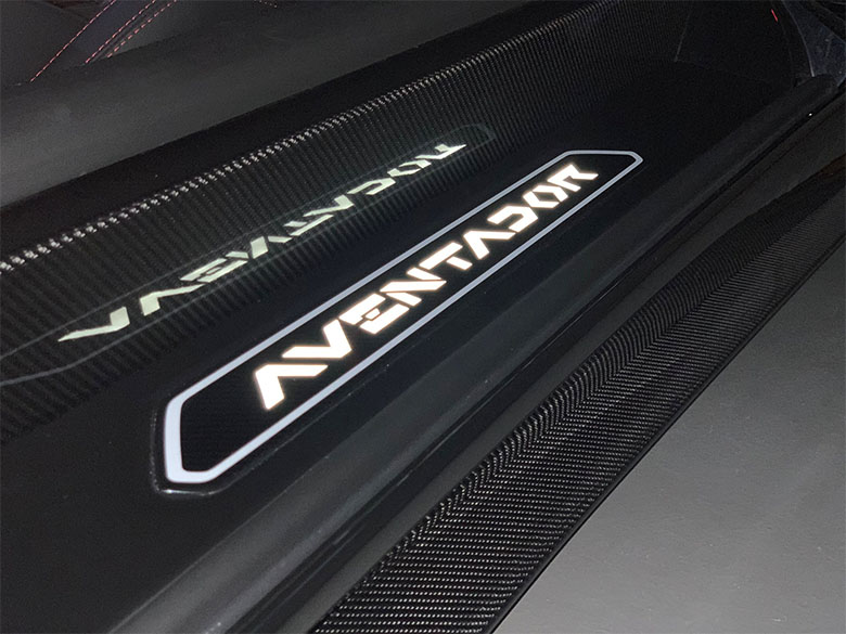 ランボルギーニ アヴェンタドール S ロードスター(28/33枚)