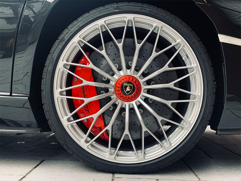 ランボルギーニ アヴェンタドール S ロードスター(32/33枚)