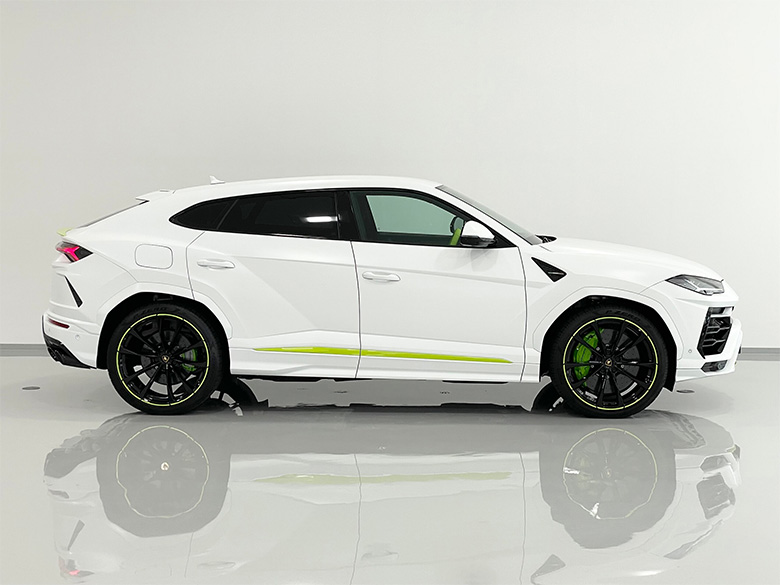 ランボルギーニ ウルス4.0 4WD - マットホワイト(8/25枚)