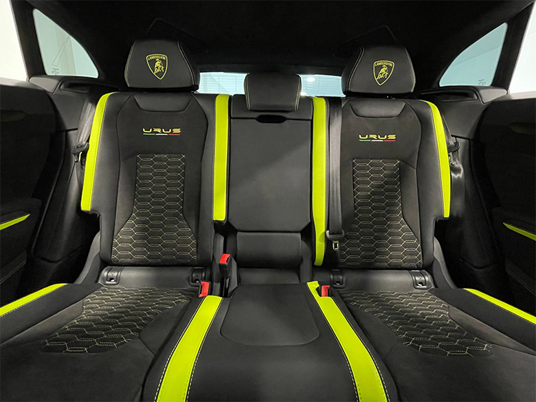 ランボルギーニ ウルス4.0 4WD - マットホワイト(13/25枚)