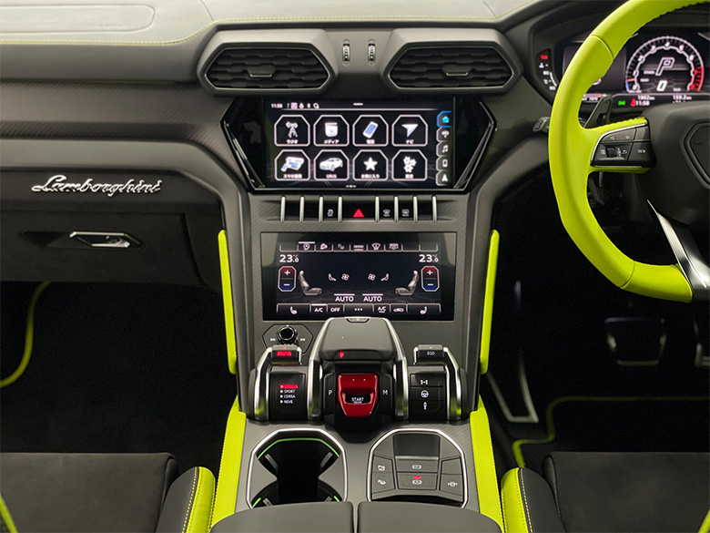 ランボルギーニ ウルス4.0 4WD - マットホワイト(16/25枚)