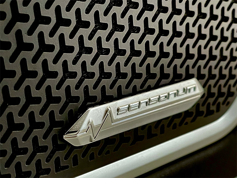 ランボルギーニ ウルス4.0 4WD - マットホワイト(20/25枚)