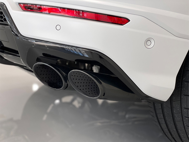 ランボルギーニ ウルス4.0 4WD - マットホワイト(22/25枚)