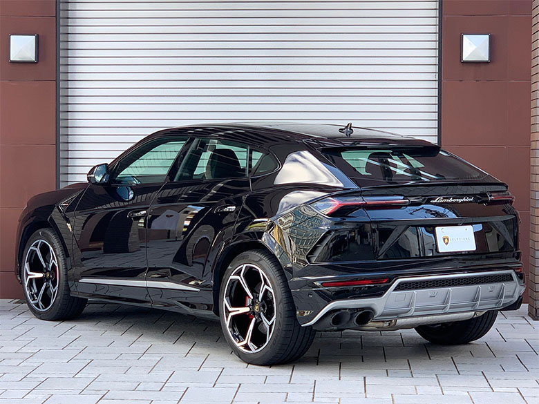 ランボルギーニ ウルス ブラック(5/32枚)