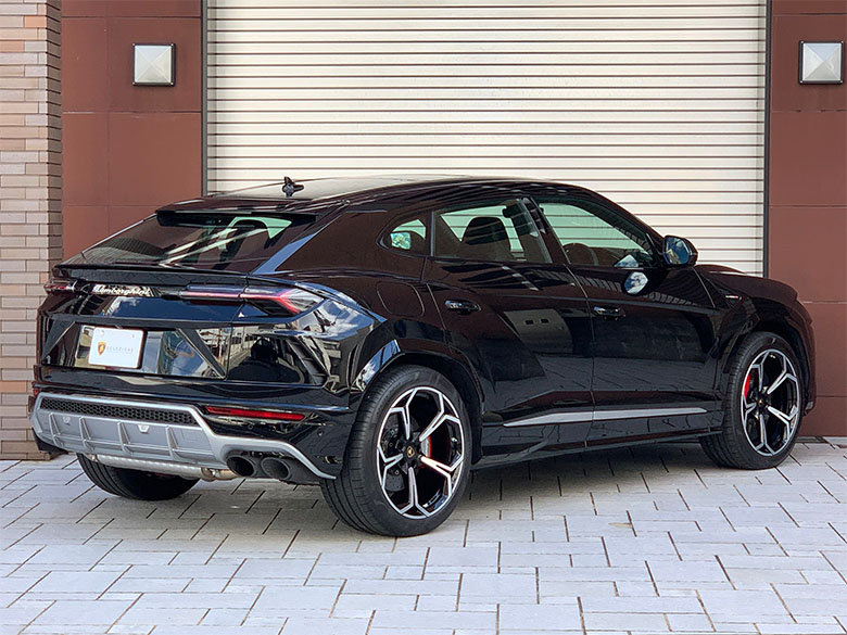 ランボルギーニ ウルス ブラック(7/32枚)