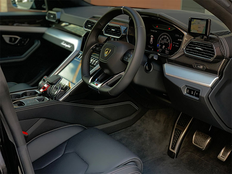 ランボルギーニ ウルス ブラック(9/32枚)