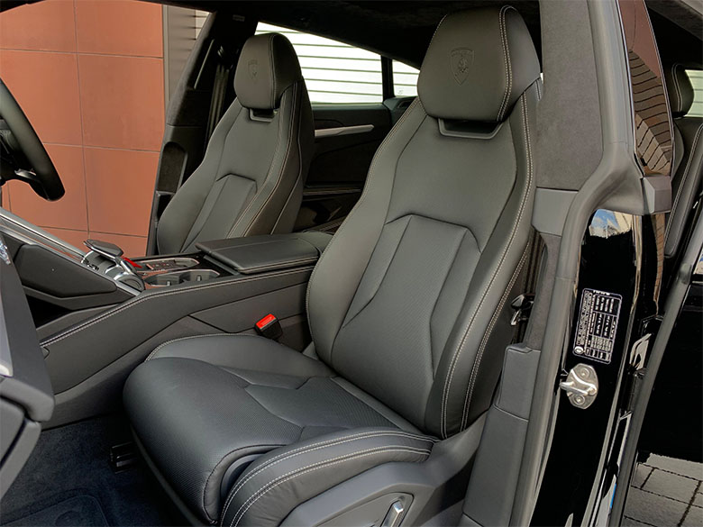 ランボルギーニ ウルス ブラック(12/32枚)