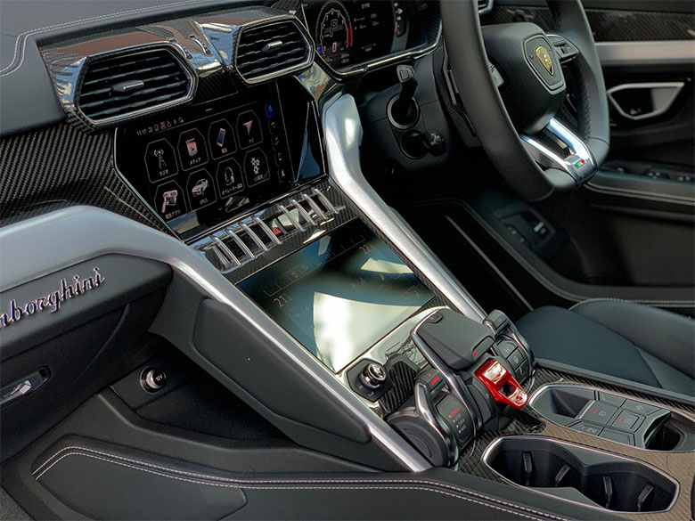 ランボルギーニ ウルス ブラック(18/32枚)