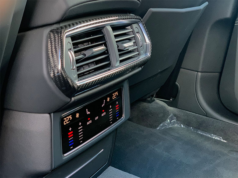 ランボルギーニ ウルス ブラック(19/32枚)