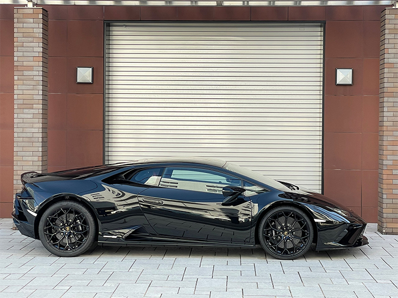 ランボルギーニ ウラカン EVO RWD - ブラックメタリック (8/23枚)