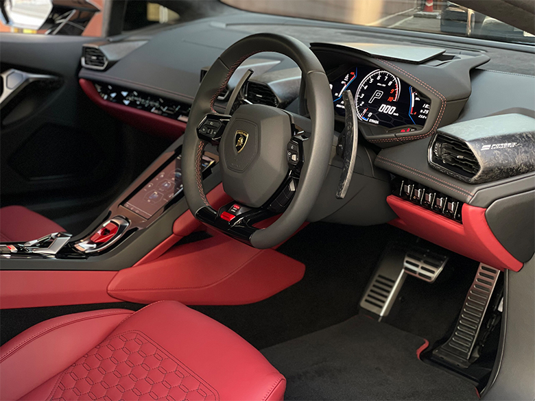 ランボルギーニ ウラカン EVO RWD - ブラックメタリック (9/23枚)